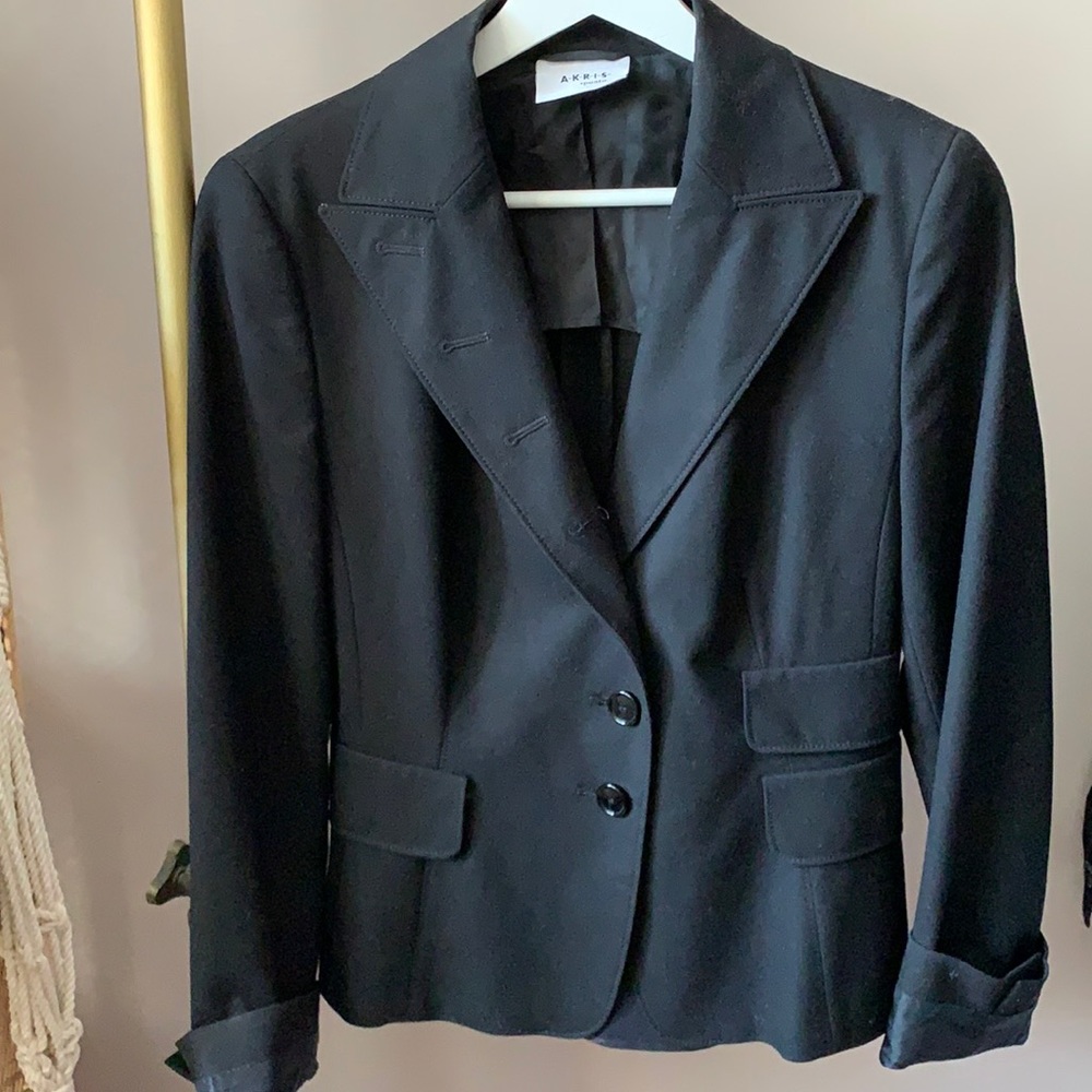 AKRIS Punto Classic Black Wool Blazer Size 8